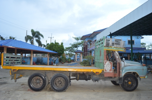 สิบล้อหน้ายาวพื้นเรียบ เครื่อง 6BB เกียร์ HO 2 คันๆละ 270000 สิบล้อหน้ายาวพื้นเรียบ เครื่อง 6BB เกียร์ HO 2 คันๆละ 270000