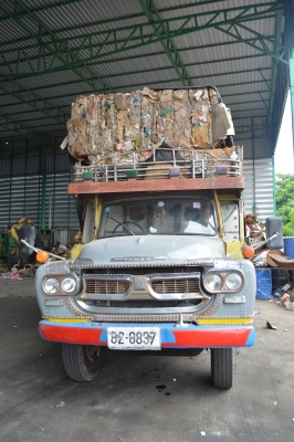 สิบล้อหน้ายาวพื้นเรียบ เครื่อง 6BB เกียร์ HO 2 คันๆละ 270000 สิบล้อหน้ายาวพื้นเรียบ เครื่อง 6BB เกียร์ HO 2 คันๆละ 270000