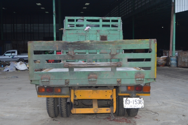 สิบล้อหน้ายาวพื้นเรียบ เครื่อง 6BB เกียร์ HO 2 คันๆละ 270000 สิบล้อหน้ายาวพื้นเรียบ เครื่อง 6BB เกียร์ HO 2 คันๆละ 270000