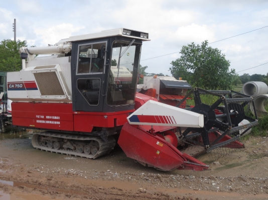 รถเกี่ยวนวดข้าว Yanmar CA750 รถมือสองจากญี่ปุ่น รถเกี่ยวนวดข้าว Yanmar CA750 รถมือสองจากญี่ปุ่น