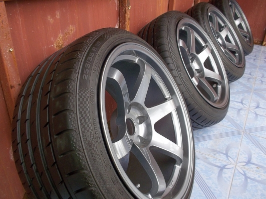 ขายแม็กใหม่+ยางเปอร์เซ็น  ขอบ18x9.5/10.5  ยางหน้า235-40-18 หลัง 255-35-18
