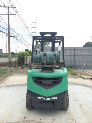 ขายถูกๆ รถยก มิตซูรุ่นล่าสุด"3ตัน4เมตร"มีสไลด์ชิพเลื่อนงาซ้ายขวา สภาพดีเครื่องดีมากสตาร์ทง่ายหน้าจอขึ้นครบขาย 265,000 ติดต่อ 094-426-7888 จะเด็ด