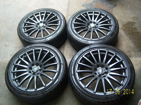 แม็กขอบ 17x7  4รู100  114 พร้อมยาง 205 45 17  1ชุด