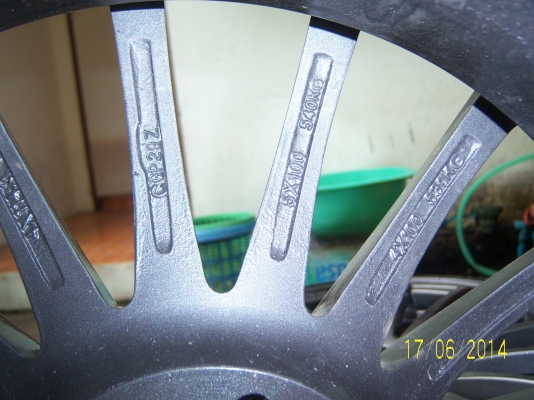 แม็กขอบ 17x7  4รู100  114 พร้อมยาง 205 45 17  1ชุด