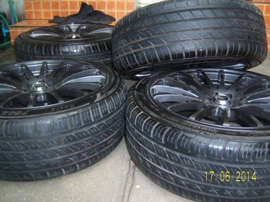 แม็กขอบ 17x7  4รู100  114 พร้อมยาง 205 45 17  1ชุด