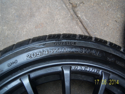 แม็กขอบ 17x7  4รู100  114 พร้อมยาง 205 45 17  1ชุด