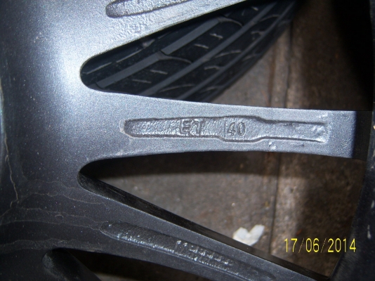 แม็กขอบ 17x7  4รู100  114 พร้อมยาง 205 45 17  1ชุด