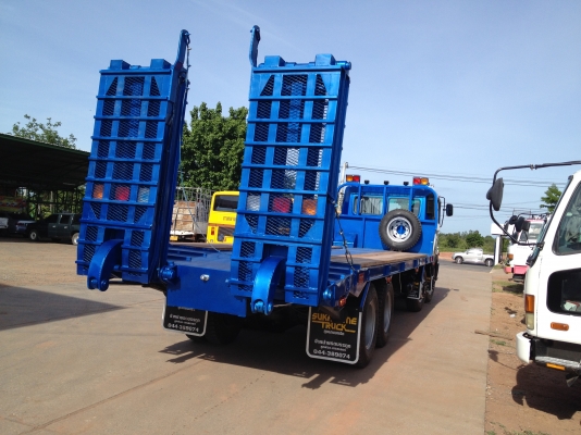 ลูกค้าสั่งครับหางบรรทุกแมคโค 12 ล้อ HINO PROFIA เครื่อง P11C 320 น้ำมัน กระบะยาว 8 เมตร สภาพสวยๆ