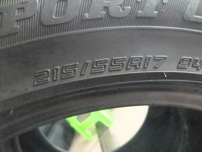 ยาง Dunlop 215/55/17 ปี 12