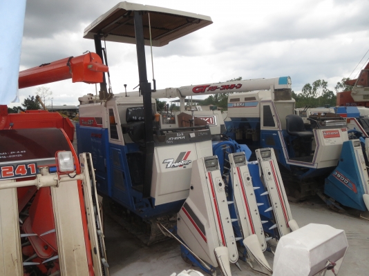 รถเกี่ยวนวดข้าว อิซิกิ 25แรงม้า รถสวย พร้อมใช้งาน เกี่ยวข้าวไม่หล่น