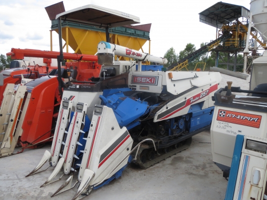 รถเกี่ยวนวดข้าว อิซิกิ 25แรงม้า รถสวย พร้อมใช้งาน เกี่ยวข้าวไม่หล่น