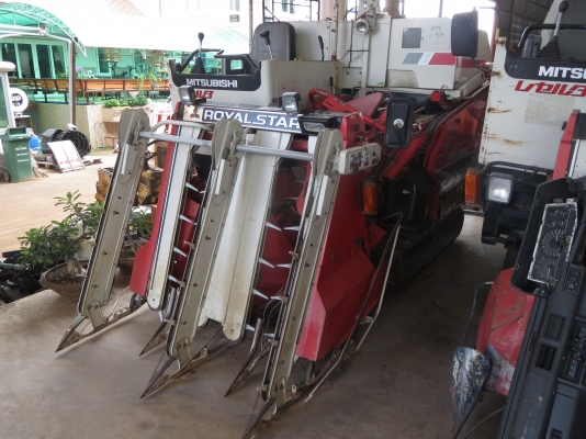 รถเกี่ยวนวดข้าว 50 แรงม้า 60 แรงม้ามิตซูบิชิ MC5000 6000 มี 3 คัน เกี่ยวข้าวไม่หล่น รถเกี่ยวนวดข้าว 50 แรงม้า 60 แรงม้ามิตซูบิชิ MC5000 6000 มี 3 คัน เกี่ยวข้าวไม่หล่น