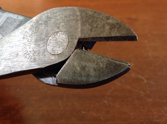 ขายคีมตัดสายไฟ ขายราคาพิเศษต่ำกว่าทุนให้ลูกค้าไว้ใช้งาน ขายคีมตัดสายไฟ ขายราคาพิเศษต่ำกว่าทุนให้ลูกค้าไว้ใช้งาน