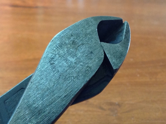 ขายคีมตัดสายไฟ ขายราคาพิเศษต่ำกว่าทุนให้ลูกค้าไว้ใช้งาน