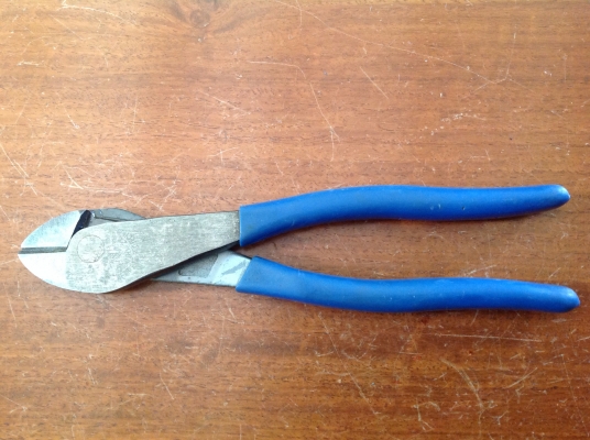 ขายคีมตัดสายไฟ ขายราคาพิเศษต่ำกว่าทุนให้ลูกค้าไว้ใช้งาน ขายคีมตัดสายไฟ ขายราคาพิเศษต่ำกว่าทุนให้ลูกค้าไว้ใช้งาน