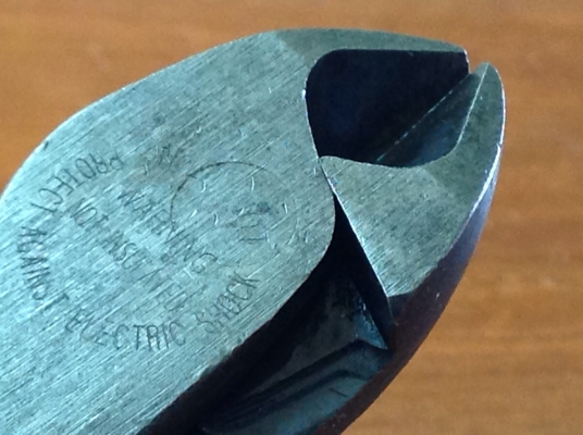 ขายคีมตัดสายไฟ ขายราคาพิเศษต่ำกว่าทุนให้ลูกค้าไว้ใช้งาน ขายคีมตัดสายไฟ ขายราคาพิเศษต่ำกว่าทุนให้ลูกค้าไว้ใช้งาน