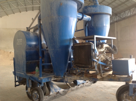 เครื่องดูดฝุ่นลานมัน