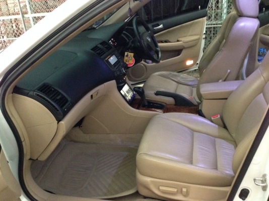 ้honda accord สีขาว สวยมาก เจ้าของขายเอง