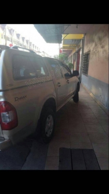 รถกระบะ ISUZU D MAX สีน้ำตาล รถกระบะ ISUZU D MAX สีน้ำตาล