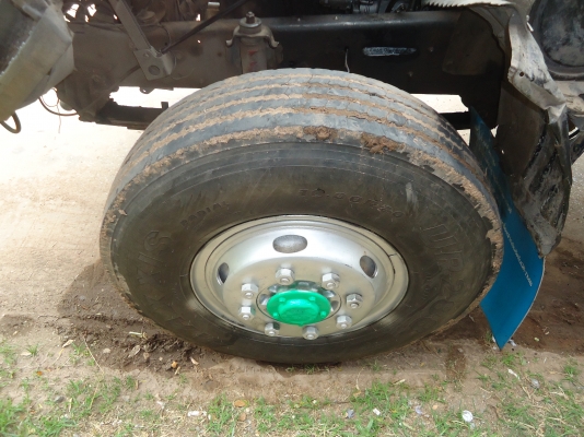 ขายรถสิบล้อFN527MTFชี/L6684ไมดรั้มแม่ลูกปี40เครือง220H