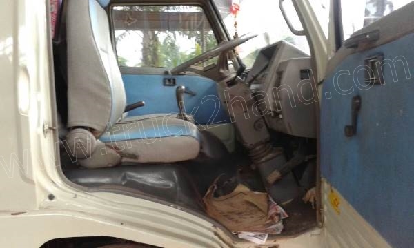 รถบรรทุก 6 ล้อ HINO รุ่น FC 120 แรงม้า