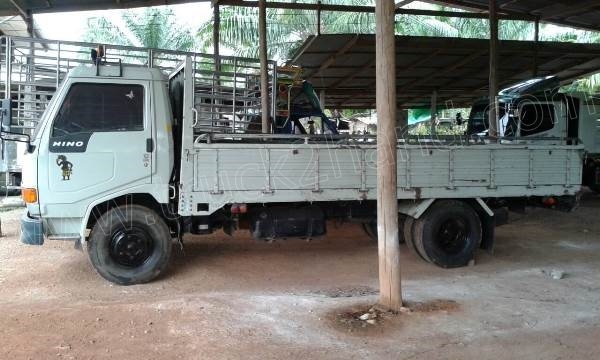 รถบรรทุก 6 ล้อ HINO รุ่น FC 120 แรงม้า