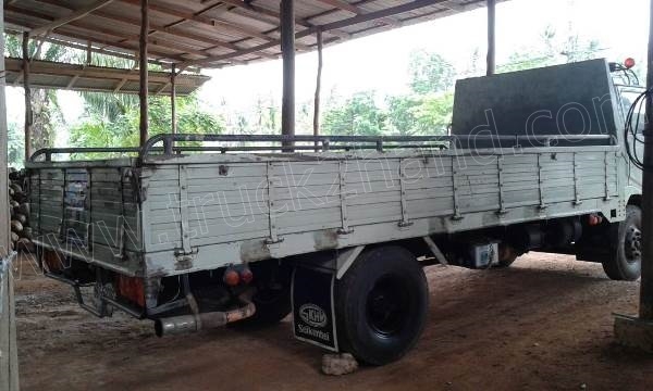 รถบรรทุก 6 ล้อ HINO รุ่น FC 120 แรงม้า