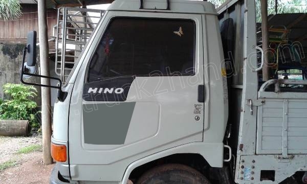 รถบรรทุก 6 ล้อ HINO รุ่น FC 120 แรงม้า