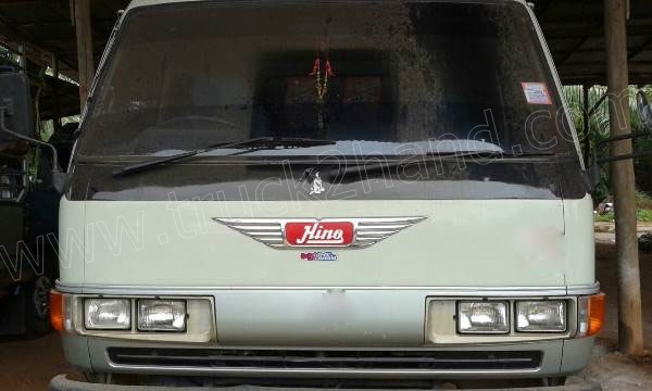 รถบรรทุก 6 ล้อ HINO รุ่น FC 120 แรงม้า