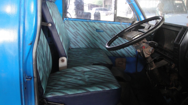 หัว ISUZU NKR ห้างแท้ สีใหม่สวย ของครบ หัว ISUZU NKR ห้างแท้ สีใหม่สวย ของครบ