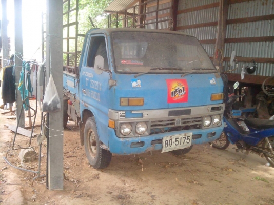 ขายครับ รถบรรทุก สี่ล้อกลาง ปี34 น่าใช้