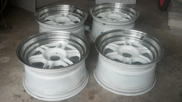 Rpf1 ขอบ 15 กว้าง 8 ใส่ 4 รู 100 ไร้ตำหนิ ใส่เดือนกว่าๆ Rpf1 ขอบ 15 กว้าง 8 ใส่ 4 รู 100 ไร้ตำหนิ ใส่เดือนกว่าๆ