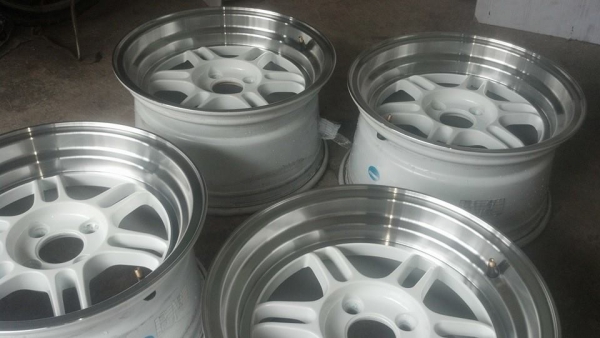 Rpf1 ขอบ 15 กว้าง 8 ใส่ 4 รู 100 ไร้ตำหนิ ใส่เดือนกว่าๆ Rpf1 ขอบ 15 กว้าง 8 ใส่ 4 รู 100 ไร้ตำหนิ ใส่เดือนกว่าๆ