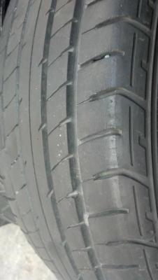 ยางดันลอบ 185 55 15 ชุดละ 2400 บาท ยางดันลอบ 185 55 15 ชุดละ 2400 บาท