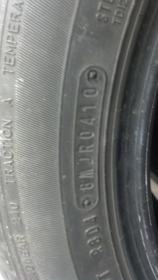 ยางดันลอบ 185 55 15 ชุดละ 2400 บาท ยางดันลอบ 185 55 15 ชุดละ 2400 บาท