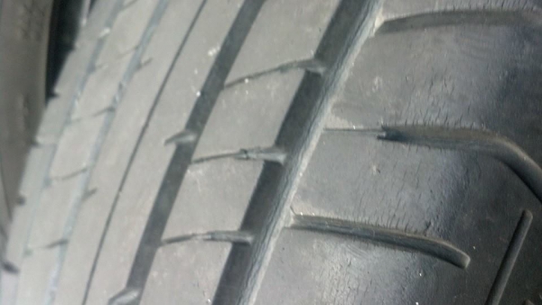 ยางดันลอบ 185 55 15 ชุดละ 2400 บาท