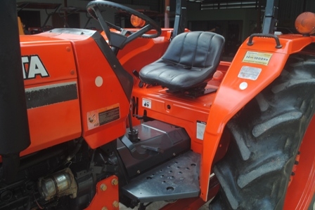 ขายรถไถ Kubota M5000 (4WD) พร้อมดันหน้าช้าง