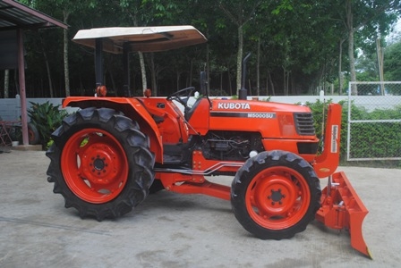 ขายรถไถ Kubota M5000 (4WD) พร้อมดันหน้าช้าง ขายรถไถ Kubota M5000 (4WD) พร้อมดันหน้าช้าง