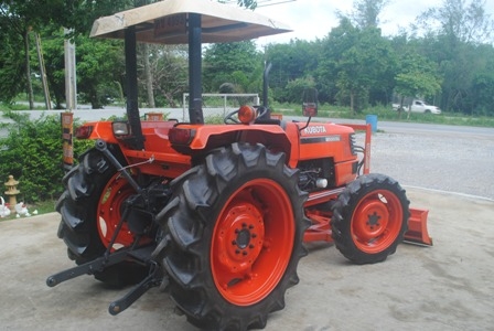 ขายรถไถ Kubota M5000 (4WD) พร้อมดันหน้าช้าง