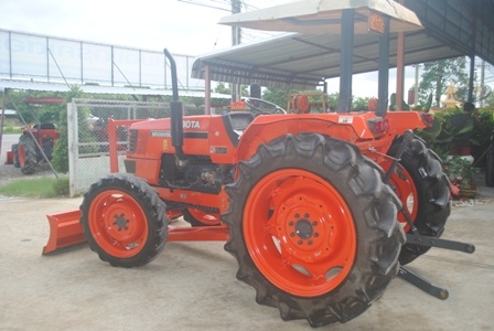 ขายรถไถ Kubota M5000 (4WD) พร้อมดันหน้าช้าง