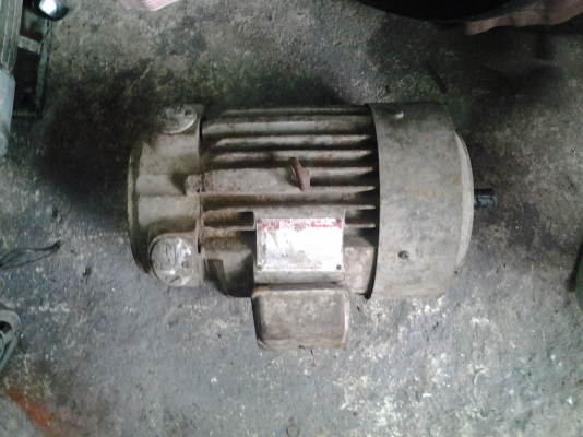 ขาย !! มอเตอร์ 1แรง220v. ใช้ถ่าน พร้อมใช้งาน ยี่ห้อมิตซูบิชิ พร้อมใช้