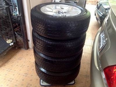 แม็กซ์ BMW ซีรีย์ 5 ขนาด 16 นิ้ว ยาง NITTO 215-60-16 ดอกสวย ตจว ส่งได้ครับ