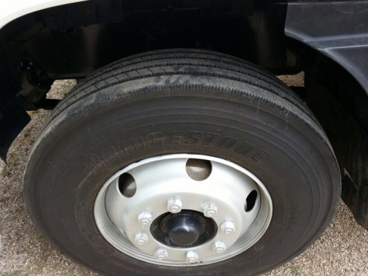 รถอีซูซุ 10 ล้อ หัวลาก 320 แรงม้า. ปี 48  สนใจติดต่อ  081 - 6079515