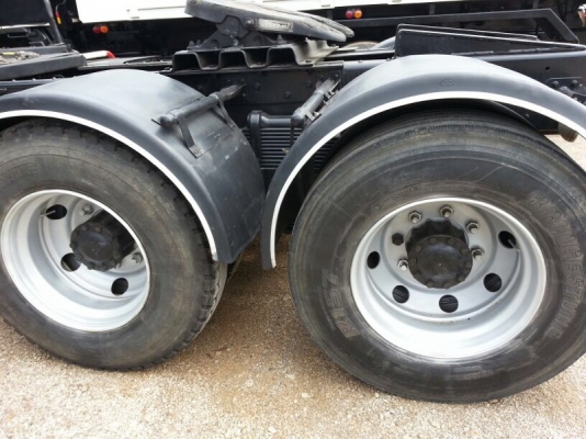 รถอีซูซุ 10 ล้อ หัวลาก 320 แรงม้า. ปี 48  สนใจติดต่อ  081 - 6079515