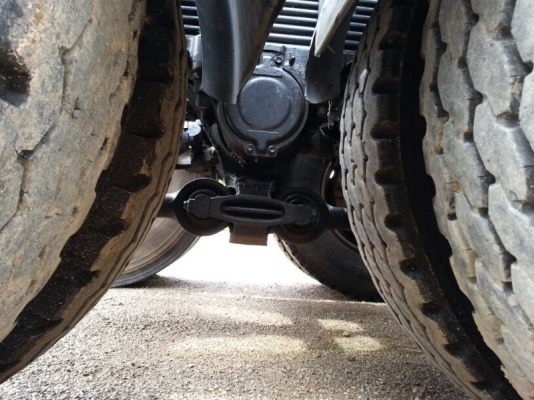 รถอีซูซุ 10 ล้อ หัวลาก 320 แรงม้า. ปี 48  สนใจติดต่อ  081 - 6079515