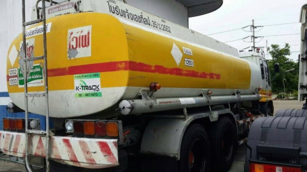 รถอีซูซุ 10 ล้อ บรรรทุกน้ำมัน 230 แรงม้า. ปี 47 / ปลายปี. ( ยูโรทู )  สนใจติดต่อ  081 - 6079515