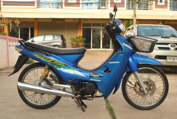 ขาย honda wave100 ทะเบียนโอน ดีสเบรค สีน้ำเงิน ปี 47 ราคา12500 บาท