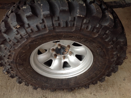 ขายกะทะเหล็กวีโก้ผ่าพร้อมยางsimex35/11.5/16