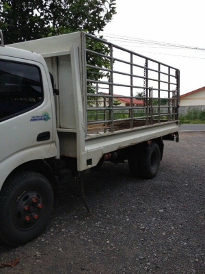 รถฮีโน่ 6 ล้อ รั้ว  ( ไม่ดั้ม )  136 แรงม้า. ปี 54  ( ยูโรที. )  สนใจติดต่อ 081 - 6079515