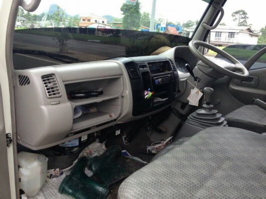 รถฮีโน่ 6 ล้อ รั้ว  ( ไม่ดั้ม )  136 แรงม้า. ปี 54  ( ยูโรที. )  สนใจติดต่อ 081 - 6079515